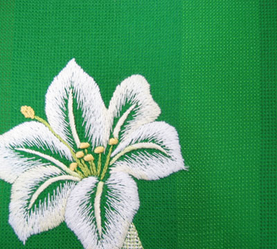 四季の刺繍シリーズ 夏 里山のゆり ゆりの花のあしらい
